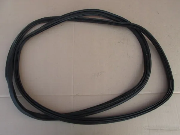 Joint de coffre Mitsubishi PAJERO III 2003 OEM Occasion image 4