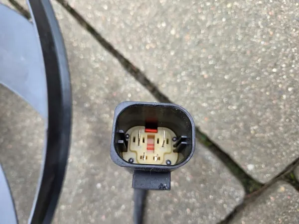 MERCEDES C-KLASA W204 Kylarrubrik 600W 2012 image 3