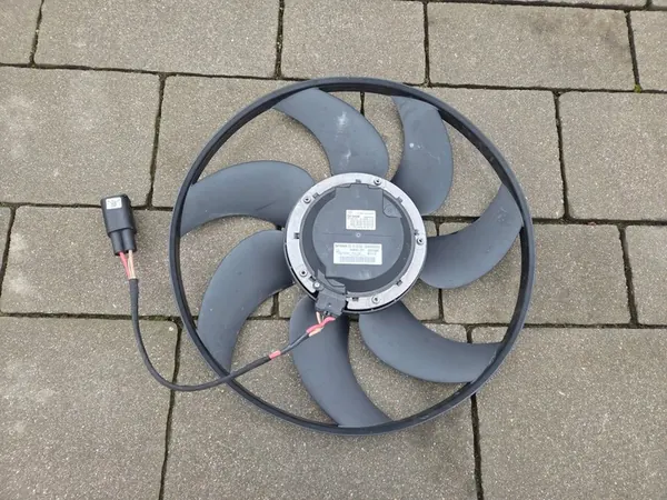 MERCEDES C-KLASA W204 Kylarrubrik 600W 2012 image 4