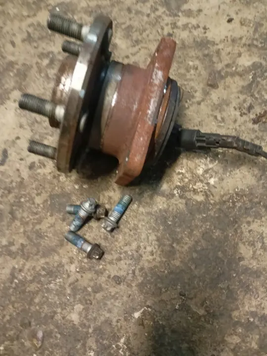 Mozzo Cuscinetto Posteriore Ford Mondeo MK3 III image 2