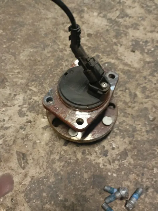 Mozzo Cuscinetto Posteriore Ford Mondeo MK3 III image 3