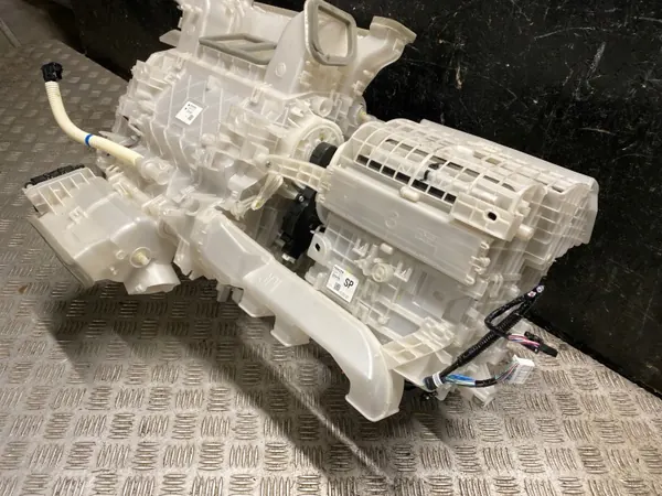 Toyota Blästerhus OEM 87050-33D50 Begagnad image 3