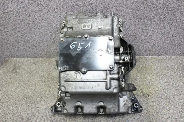 MERCEDES GLK X204 2.2CDI Oljetunna A6510140900 image 2