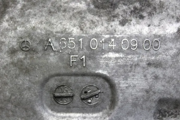 MERCEDES GLK X204 2.2CDI Oljetunna A6510140900 image 3