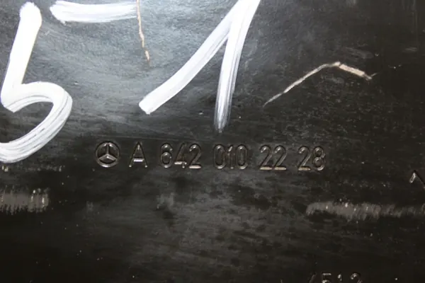 MERCEDES GLK X204 2.2CDI Oljetunna A6510140900 image 4