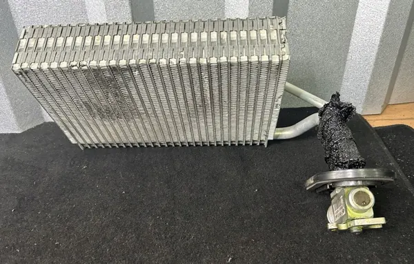 Condensador AC usado OEM M1544005 para DAF XF image 3