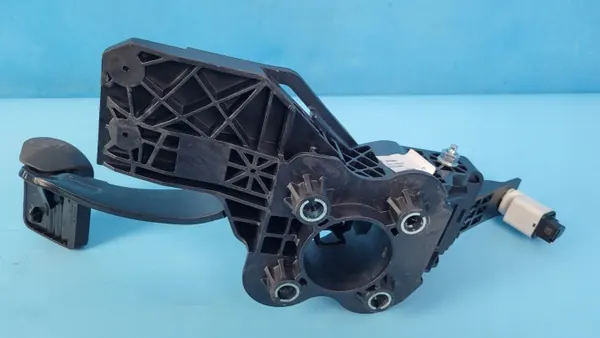 Bromspedalstag Fiat Scudo III OEM 9843909980 image 3