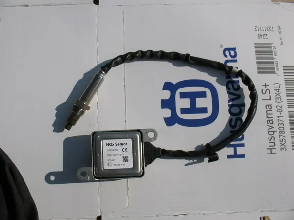 Capteur NOx VW Crafter 2.0TDI image 1