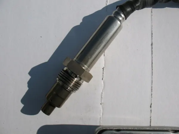 Capteur NOx VW Crafter 2.0TDI image 2