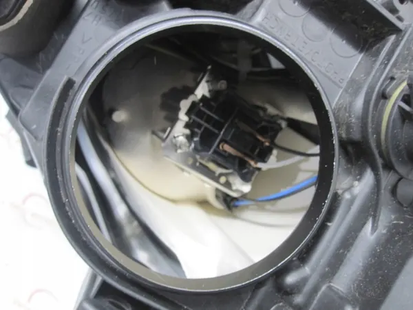 Peugeot 3008 I Vasen etuvalo OEM 9685472780 image 7