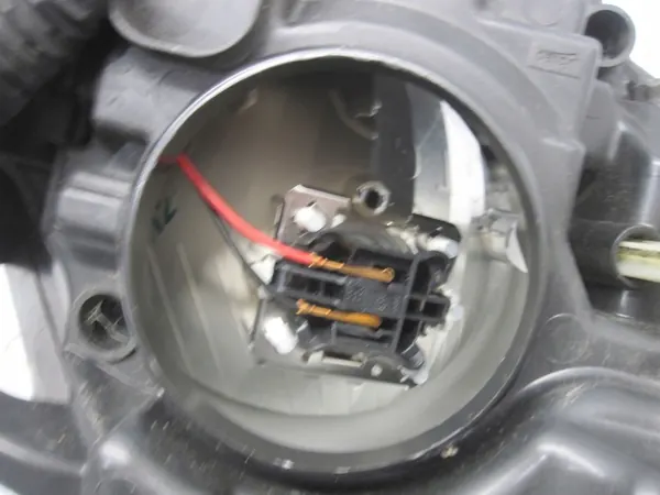 Peugeot 3008 I Vasen etuvalo OEM 9685472780 image 8