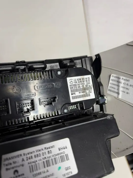 Mercedes B W246 klimatpanelsram OEM JPFA2466800150 image 8