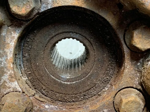 Subaru Vorderradnabe OEM FBZ24667 - Gebraucht image 3