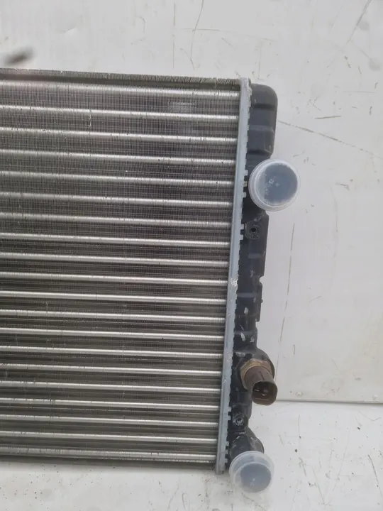 VW Polo Lupo Arosa 1.4 Radiador de Agua 6N0121253K image 3