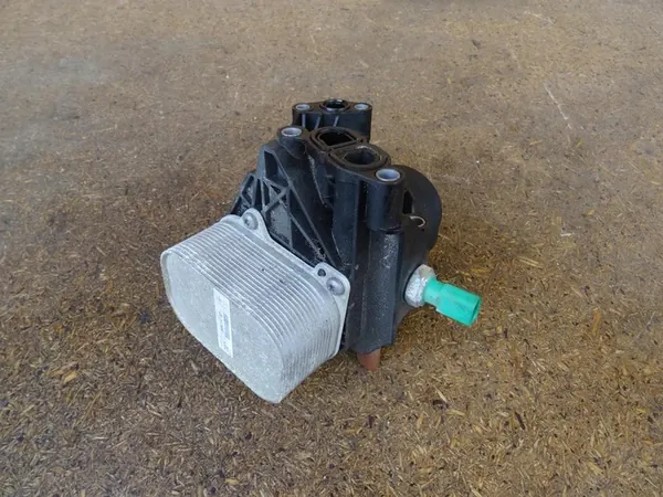 A3 8V GOLF VII LEON III 1.6 TDI Olje Filter Bas 03N115389A image 2