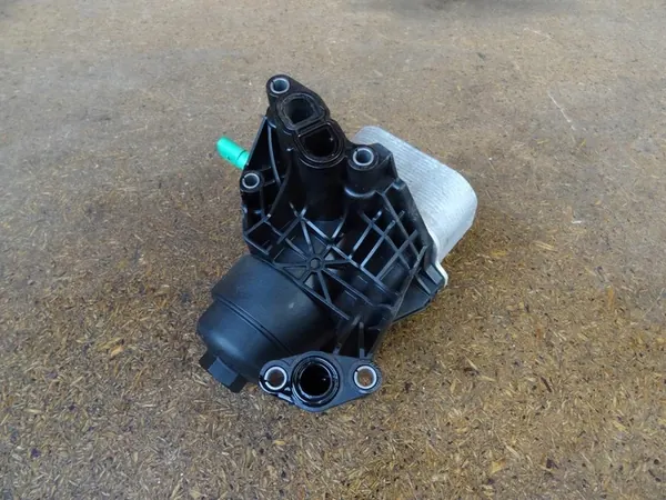 A3 8V GOLF VII LEON III 1.6 TDI Olje Filter Bas 03N115389A image 3