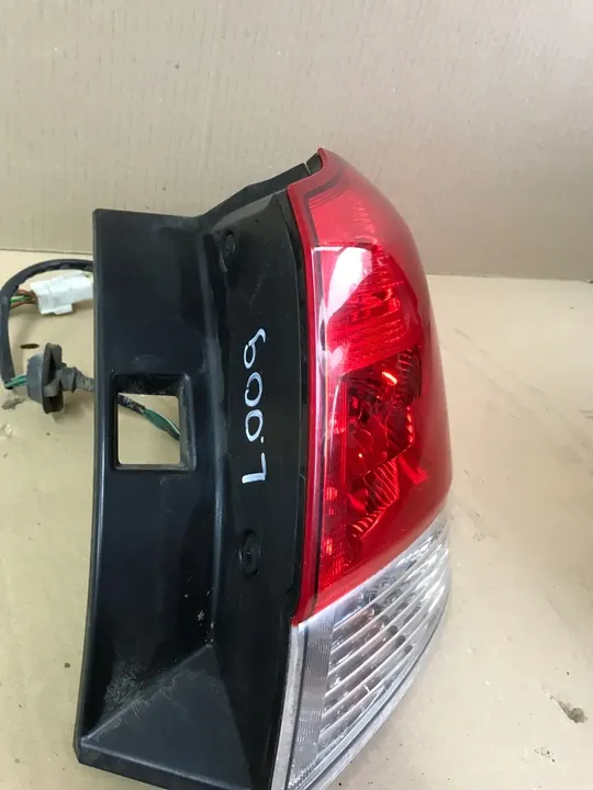 Luz trasera derecha Subaru Outback 09-14 OEM image 3