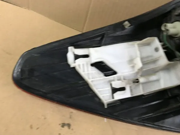 Luz trasera derecha Subaru Outback 09-14 OEM image 8