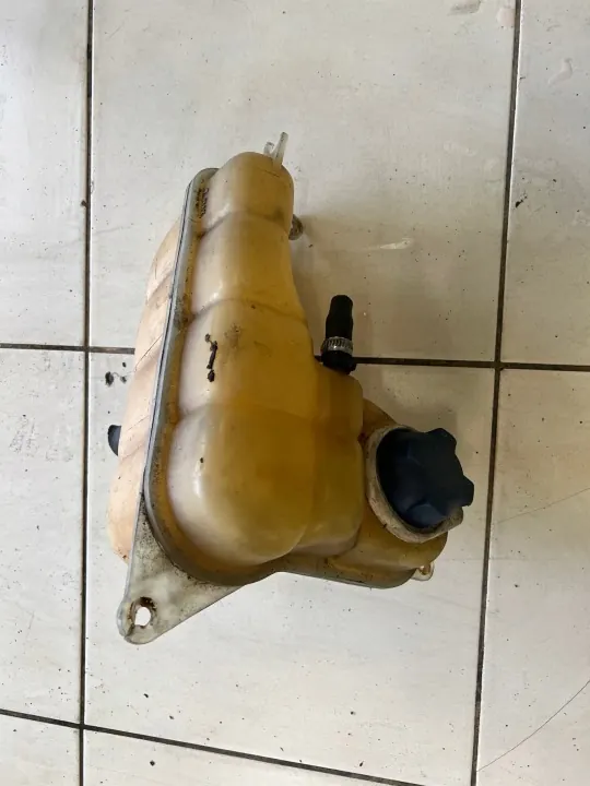 Uitzettingsvat OEM 4d0121403 Audi A8 D2 4.2L image 2