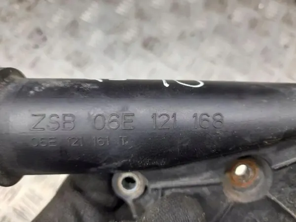 Pompe à eau OEM 06E121168 - Avant pour Audi Q5 SQ5 2009 image 3