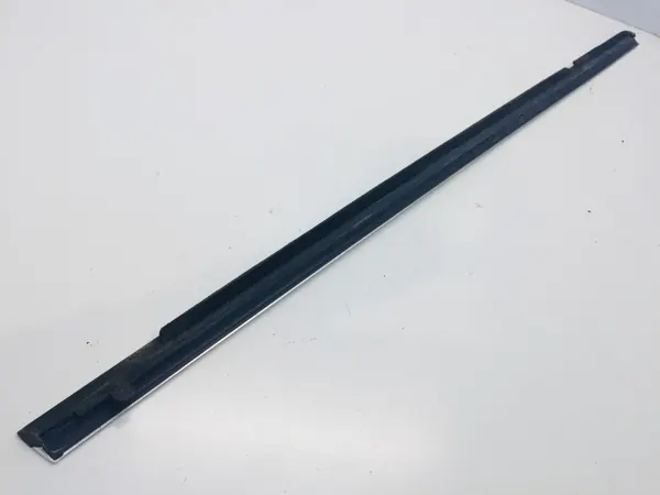 LISTWA ZGARNIAJĄCA LEWA PRZEDNIA PEUGEOT 5008 OEM image 3