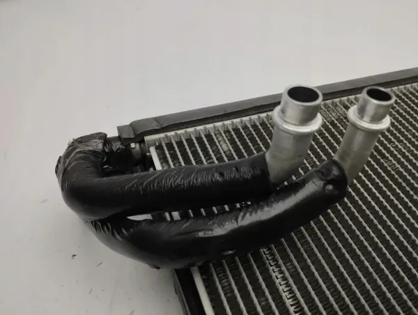 Núcleo calefactor A/C Audi A7 S7 4G 2012 AMD117714 image 3