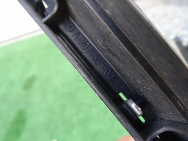 GRIGLIA CROMATA MERCEDES E 207 COUPE W207 image 4