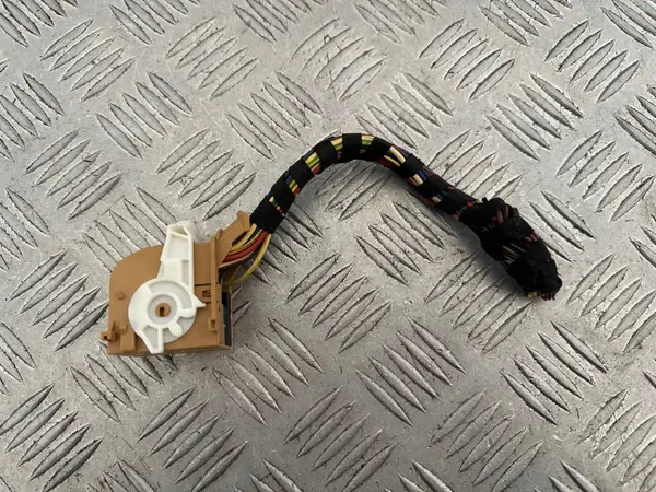 Skoda Fabia III BCM Liitinlohko OEM 6C0937702 image 2