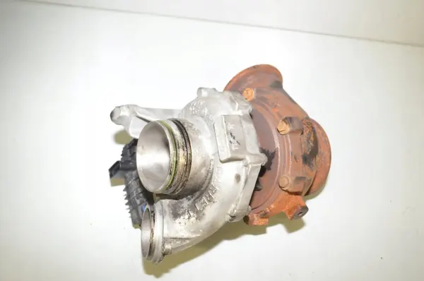 Gebruikte turbo OEM 11657823270 voor BMW 5 Serie image 5
