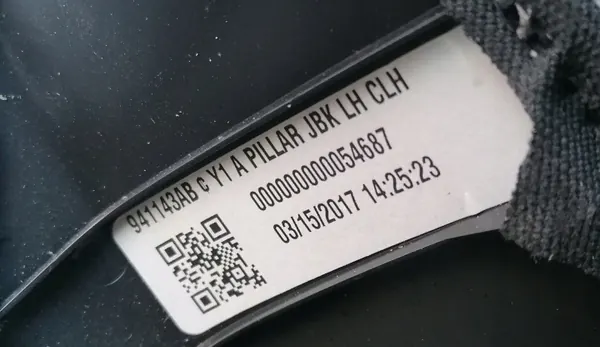 Couvre-poteau Chevrolet Corvette C7 OEM 941143AB image 3