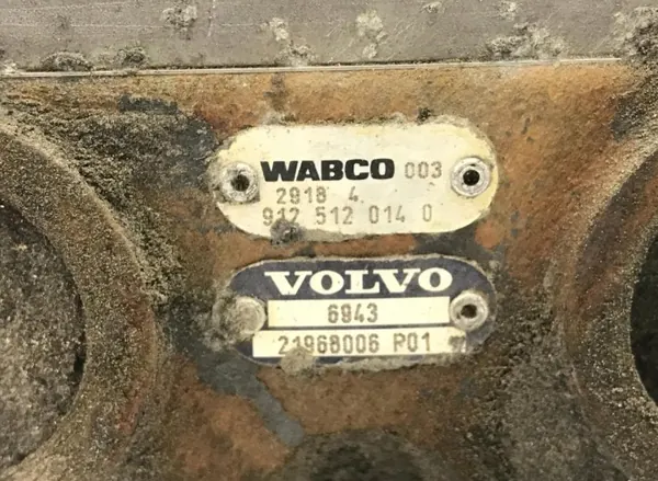 OEM 21968006 Compressor de ar Volvo - Usado image 4