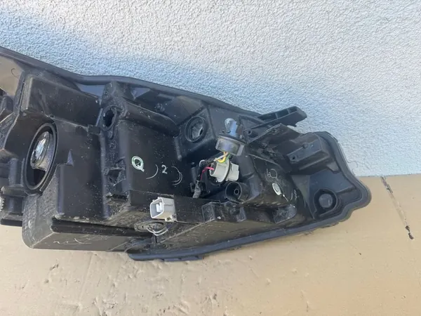 FARO DIANTEIRO ESQUERDO TOYOTA YARIS III 81170-0DA30 image 6