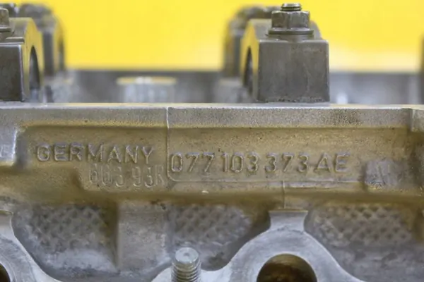 Zylinderkopf Audi A8 D2 3.7 V8 OEM 077103373AE image 3