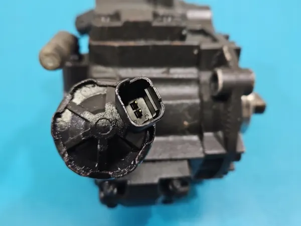 Pompe à injection Peugeot 407 2.0 HDI OEM 9658193980 image 5