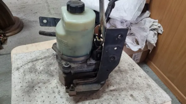 Bomba de direção assistida Ford Kuga C-Max Focus image 3