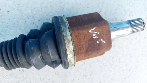 Volvo V40 II 2.0 D vänster framaxeldel OEM 31325960 image 3