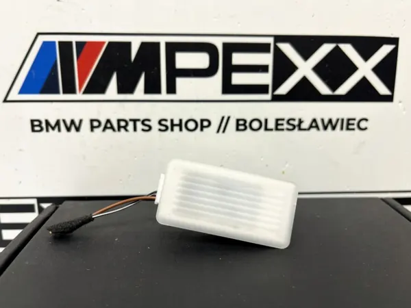 BMW 5A42419 Innenbeleuchtung - Gebrauchtes OEM-Teil image 4