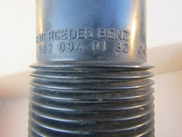 Mercedes W124 inlaatslang OEM 6020940182 image 10