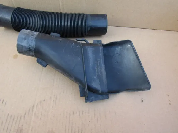 Mercedes W124 inlaatslang OEM 6020940182 image 4