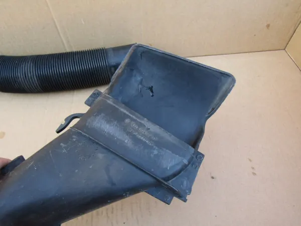 Mercedes W124 inlaatslang OEM 6020940182 image 8