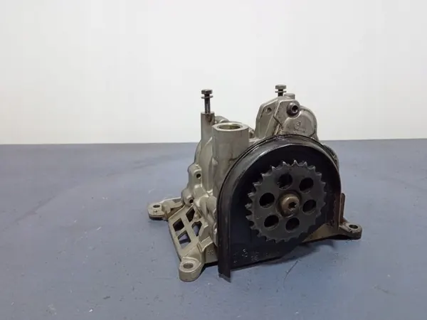 BMW N57 Ölpumpe OEM 7823009 - Gebraucht image 2