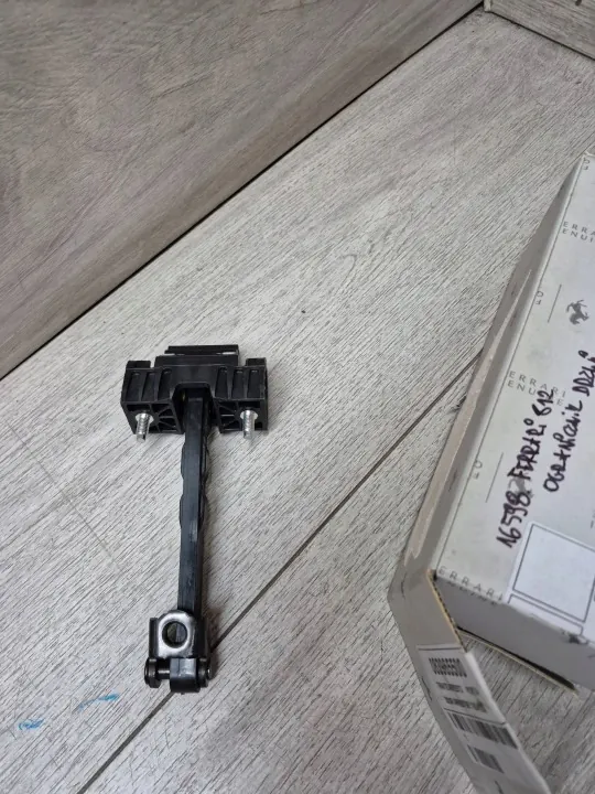 Ferrari 812 Deurstop Rechts OEM 83965500 image 3