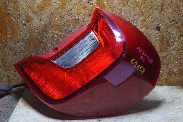 Luz trasera izquierda Kia Picanto III image 2