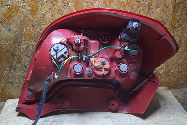 Luz trasera izquierda Kia Picanto III image 9