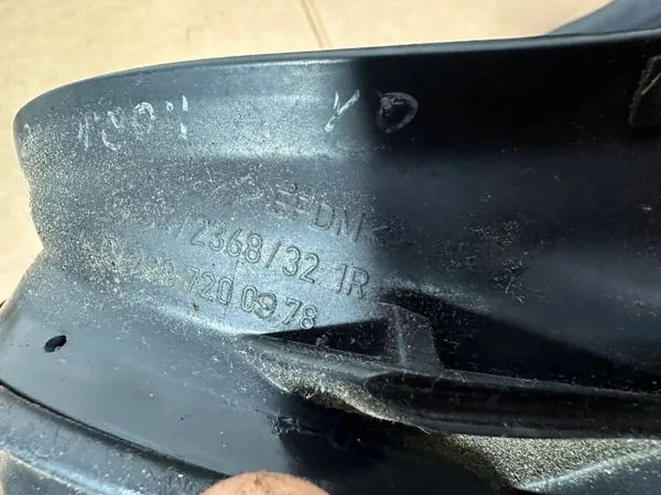 OEM A2307200978 etutuuletin tiiviste Mercedes SL R230:lle image 10
