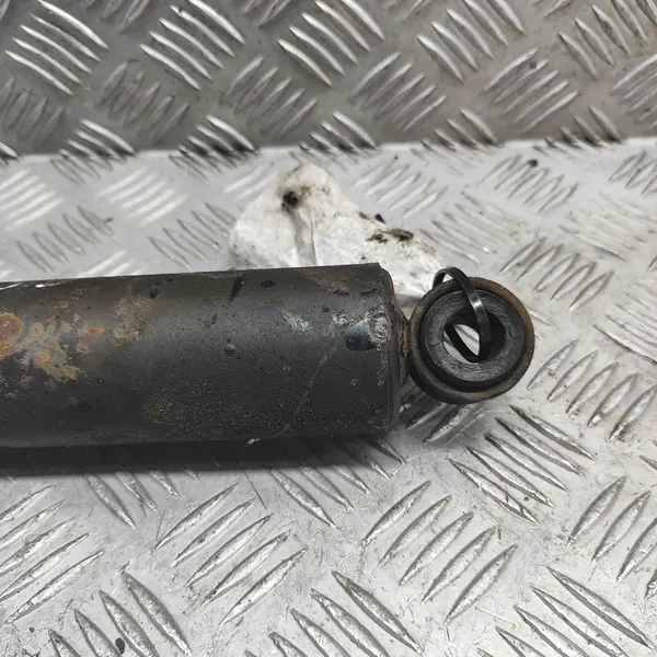 Amortizzatore posteriore sinistro Isuzu D-Max 2012 image 4
