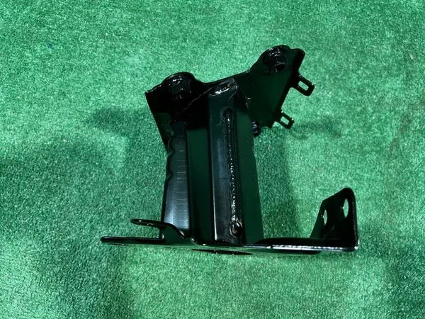 TOYOTA YARIS IV VASEN ETUVAHINGON ALUE 57014-K0010 image 10