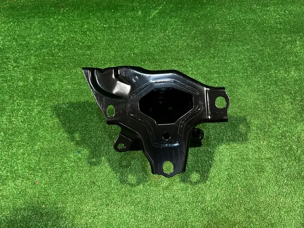 TOYOTA YARIS IV VASEN ETUVAHINGON ALUE 57014-K0010 image 6