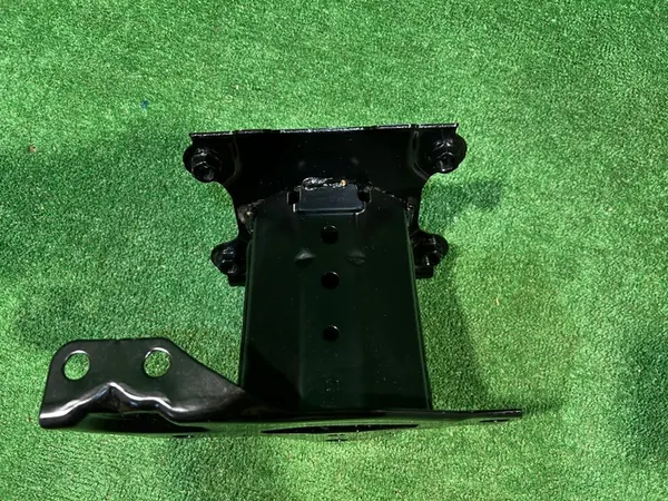 TOYOTA YARIS IV VASEN ETUVAHINGON ALUE 57014-K0010 image 9