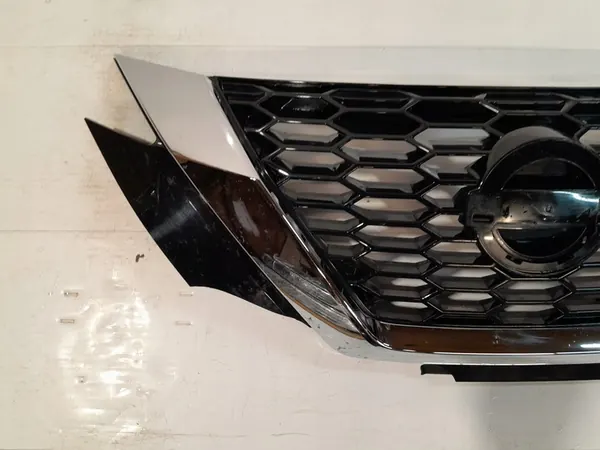 Nissan Juke II F16 Grill Chrome 623106PA0A 623106PA0B image 2